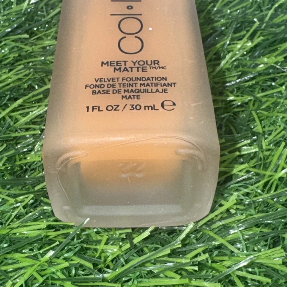 Collab Meet Your Matte Velvet Foundation Chestnut # 9.5 Airbrush Affect